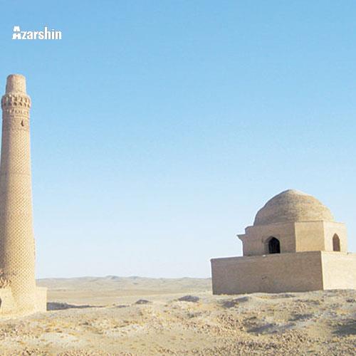 طرح و نقوش کتیبه آجری مناره دوره سلجوقی